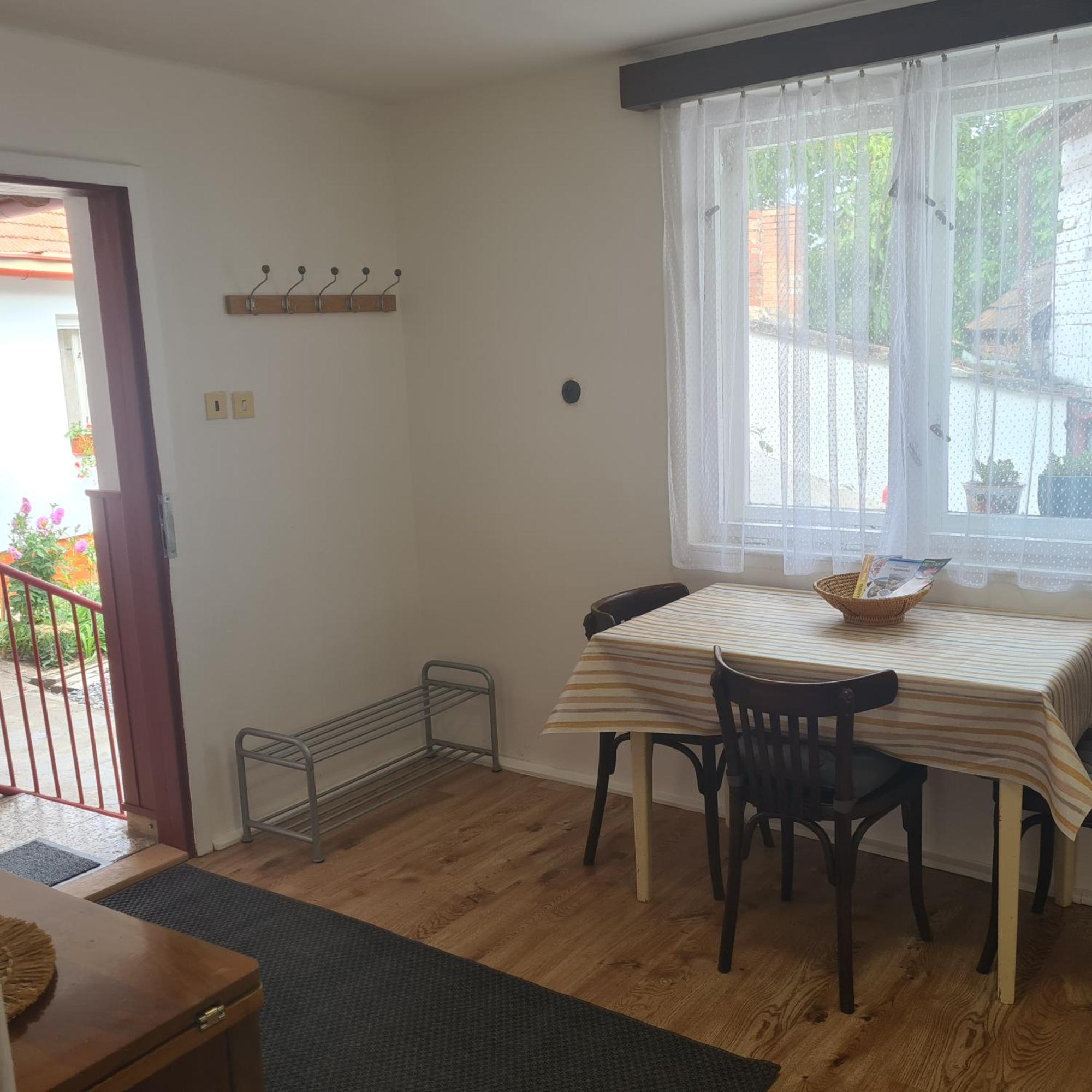 Nakonci Apartment Vacenovice Luaran gambar